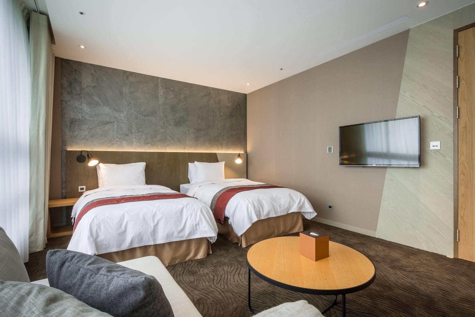 Green World Nangang Тайбэй Экстерьер фото